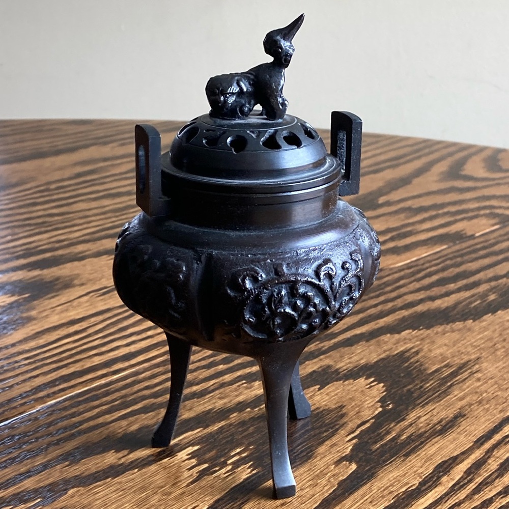 Vintage Dark Bronze Metal Chinese Foo Dog Incense Holder 3 Legs 6.5” Tall